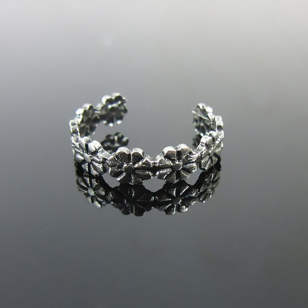 Antique Silver Plated Flower Garden Toe Ring - FeetyWeety